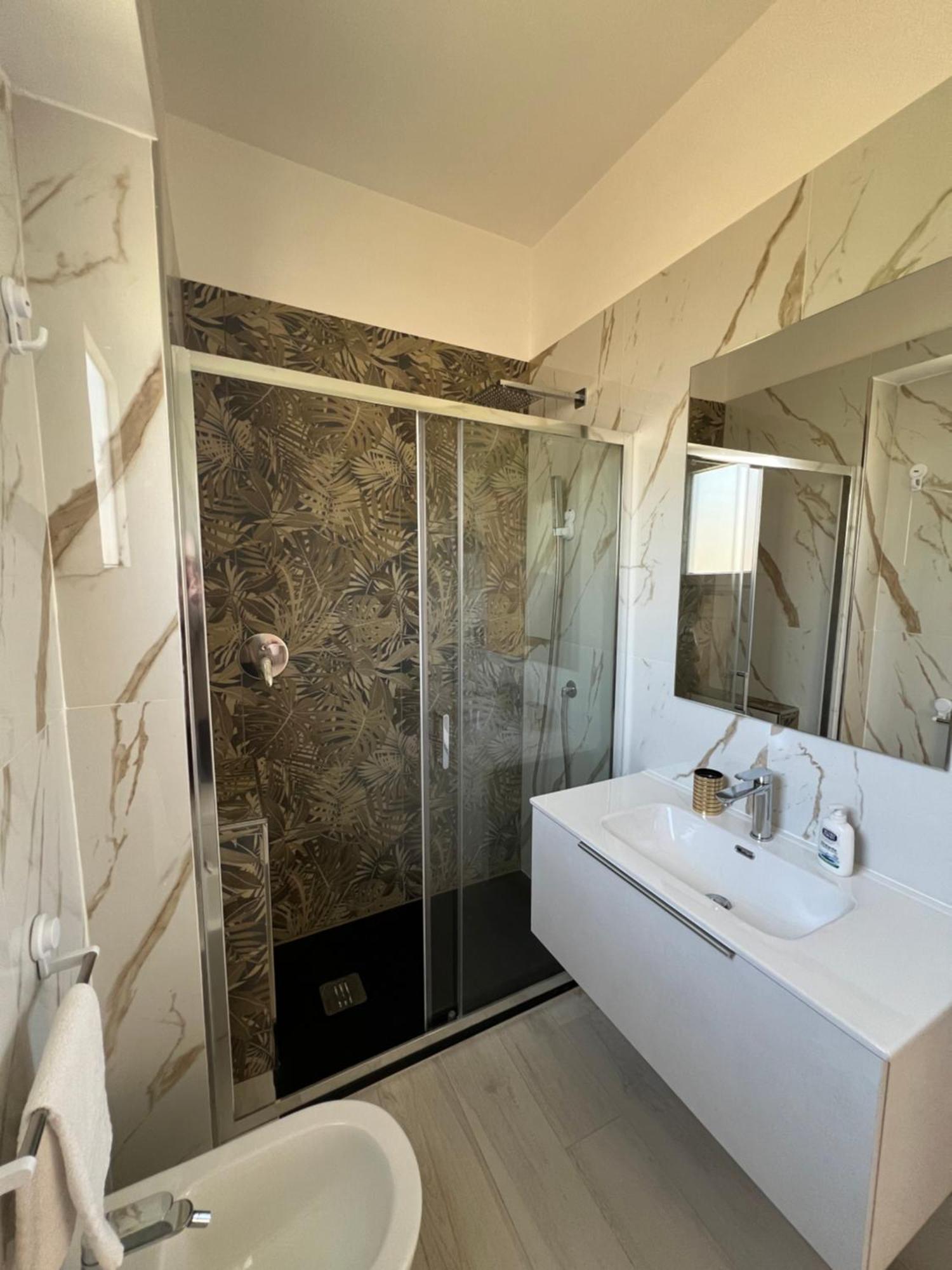 Brass Apartment Кастеламаре ди Стабия Екстериор снимка