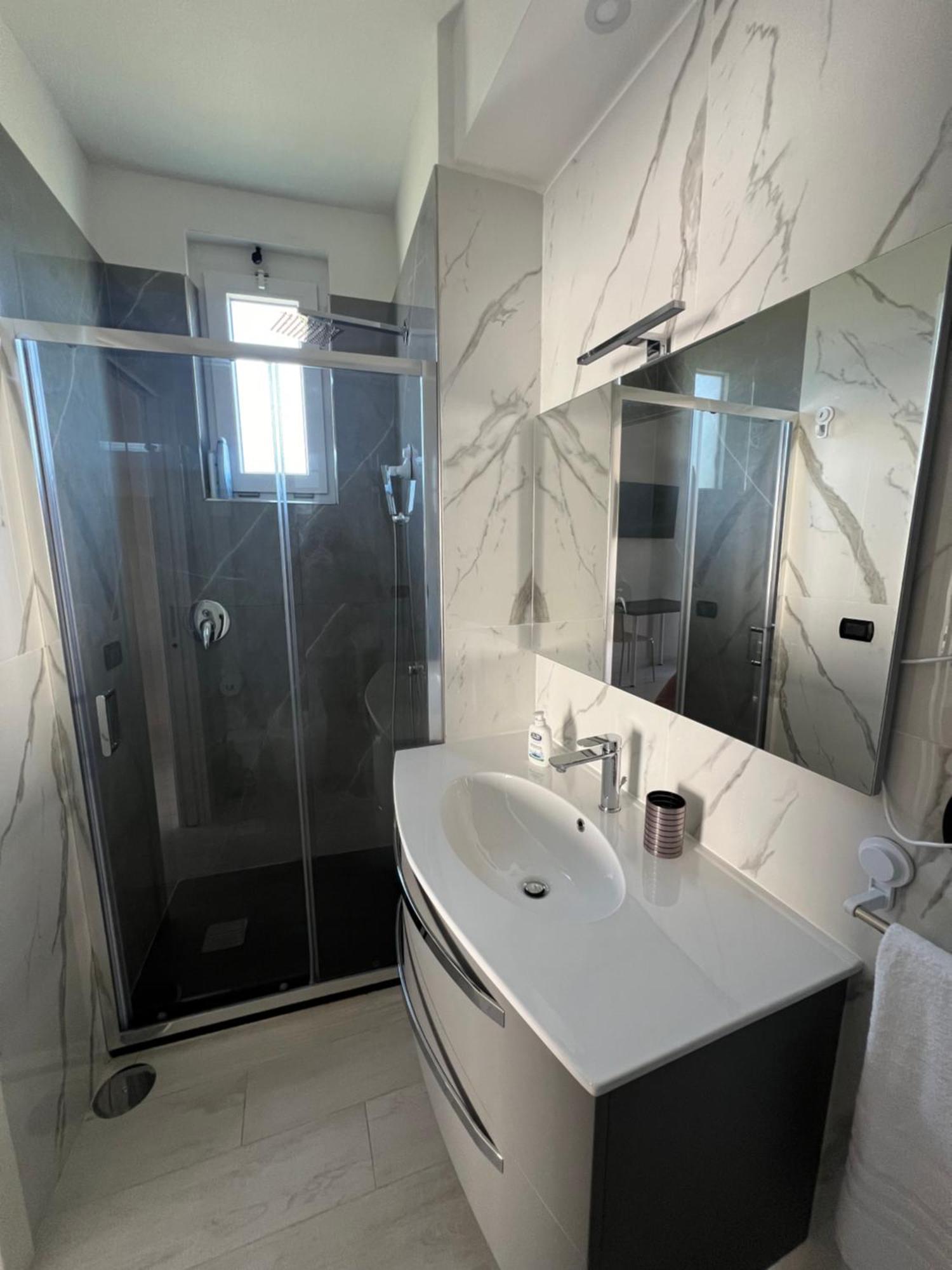 Brass Apartment Кастеламаре ди Стабия Екстериор снимка