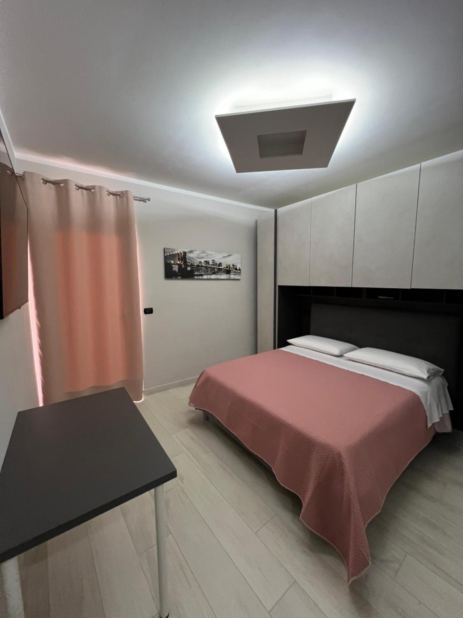 Brass Apartment Кастеламаре ди Стабия Екстериор снимка