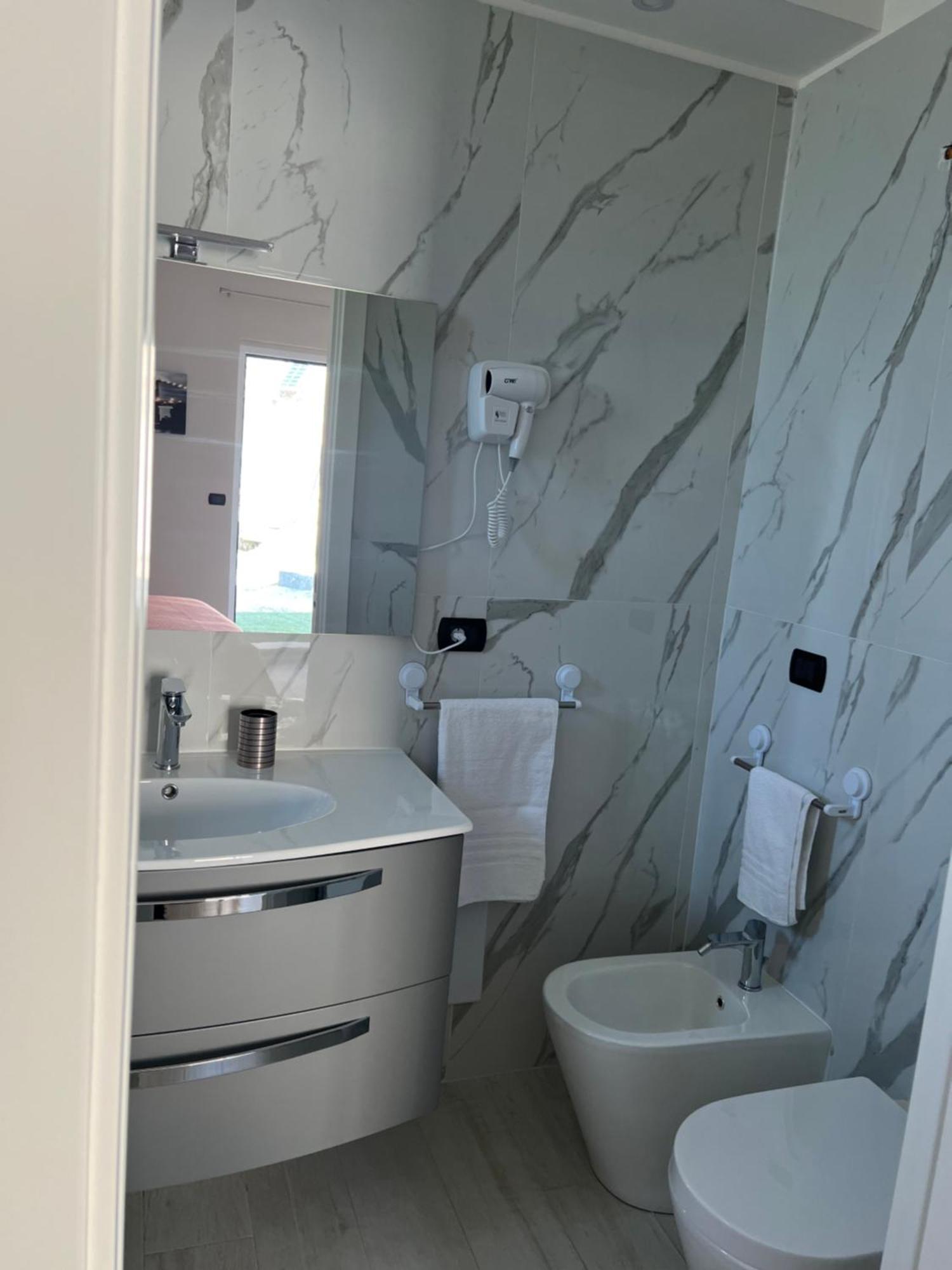 Brass Apartment Кастеламаре ди Стабия Екстериор снимка