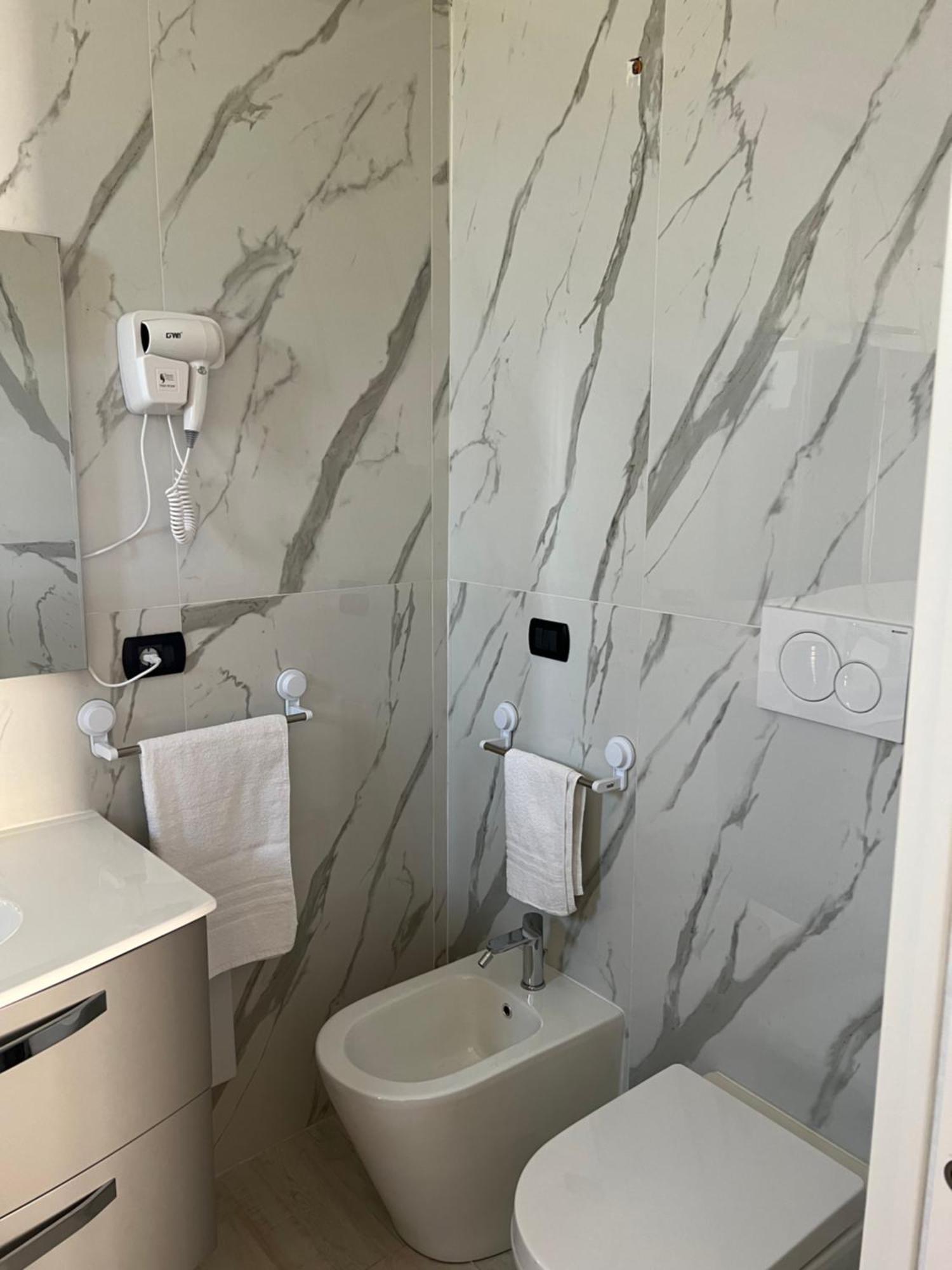 Brass Apartment Кастеламаре ди Стабия Екстериор снимка